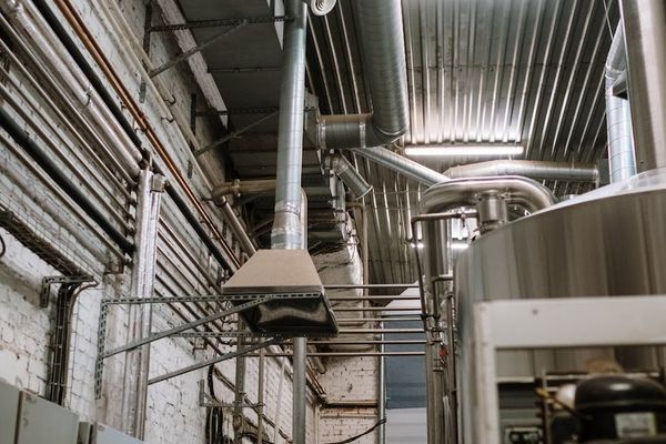 Manufacturing facility with automated production equipment